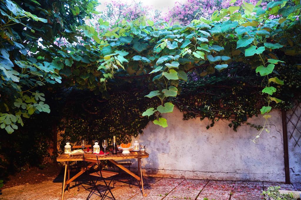 La Maisonette Et Son Jardin Velence Kültér fotó