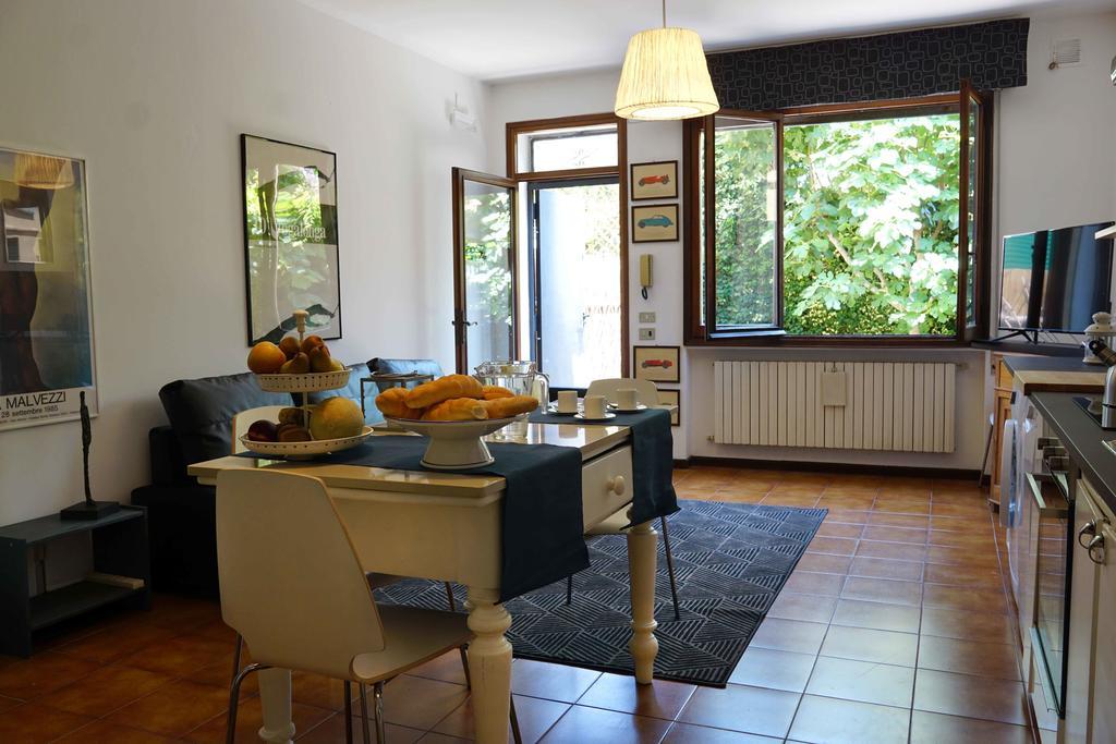 La Maisonette Et Son Jardin Velence Kültér fotó