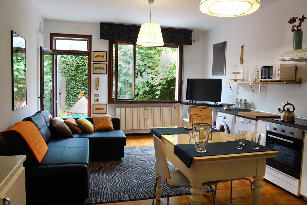La Maisonette Et Son Jardin Velence Kültér fotó